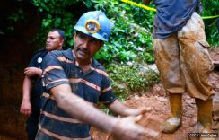 Continúan labores de búsqueda de mineros