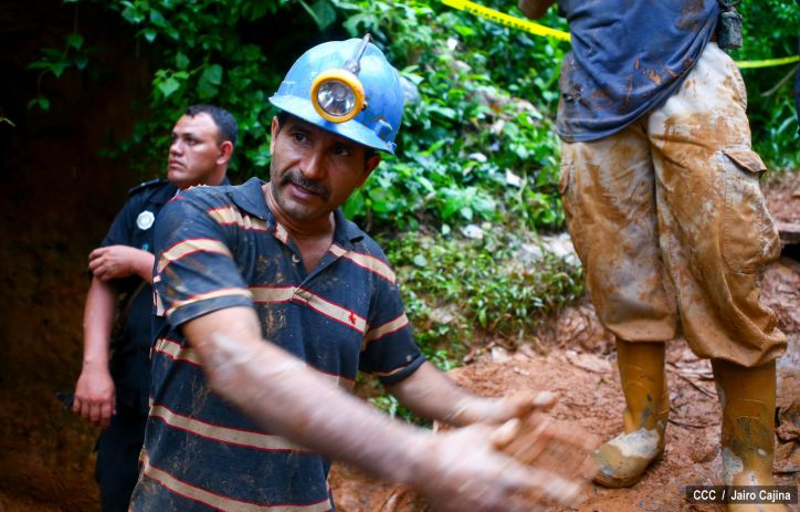 Continúan labores de búsqueda de mineros