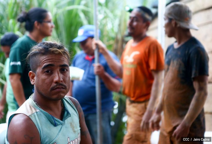 Continúan labores de búsqueda de mineros