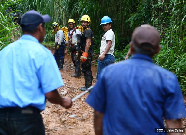 Continúan labores de búsqueda de mineros