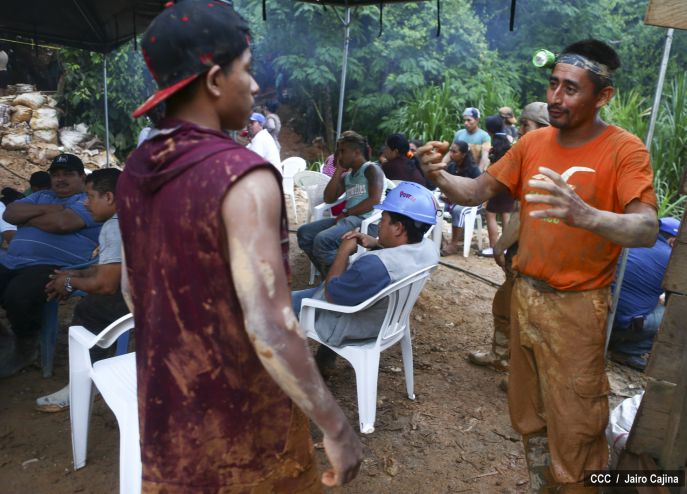 Continúan labores de búsqueda de mineros
