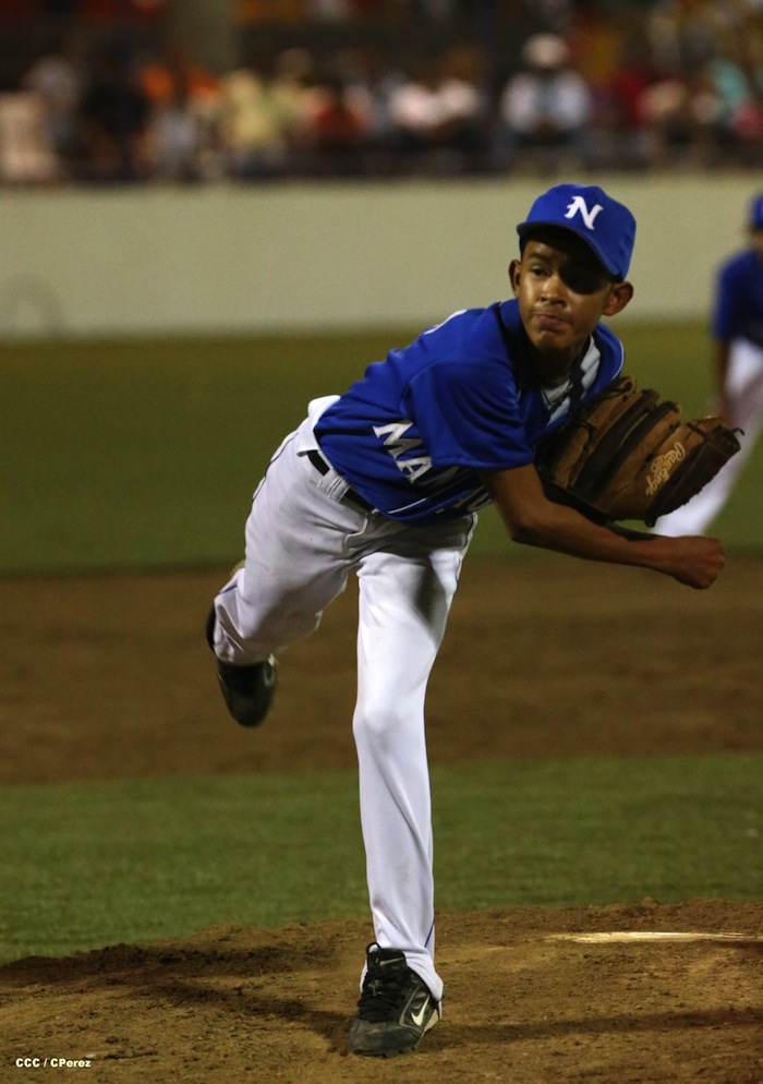 Presidente Daniel inaugura Estadio Béisbol Infantil 