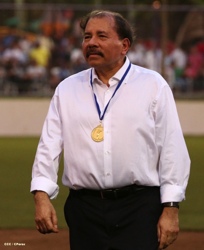 Presidente Daniel inaugura Estadio Béisbol Infantil 