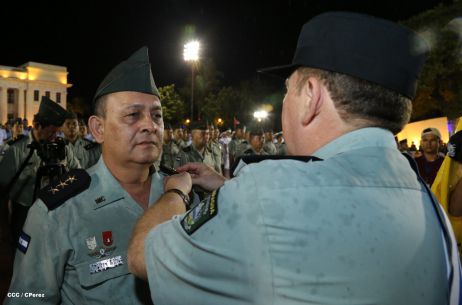 Daniel y Rosario conmemoran 35 Aniversario del Ejército de Nicaragua