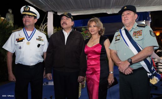 Daniel y Rosario conmemoran 35 Aniversario del Ejército de Nicaragua