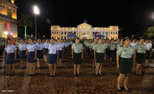 Daniel y Rosario conmemoran 35 Aniversario del Ejército de Nicaragua