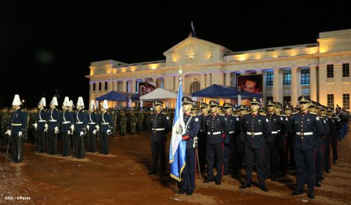 Daniel y Rosario conmemoran 35 Aniversario del Ejército de Nicaragua