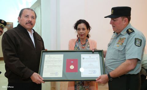 Daniel y Rosario conmemoran 35 Aniversario del Ejército de Nicaragua