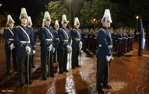 Daniel y Rosario conmemoran 35 Aniversario del Ejército de Nicaragua