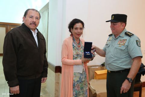 Daniel y Rosario conmemoran 35 Aniversario del Ejército de Nicaragua