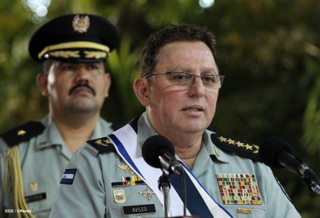 Daniel y Rosario conmemoran 35 Aniversario del Ejército de Nicaragua