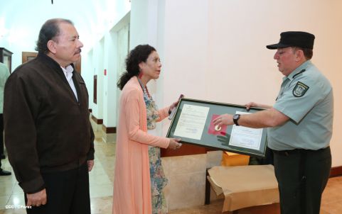 Daniel y Rosario conmemoran 35 Aniversario del Ejército de Nicaragua