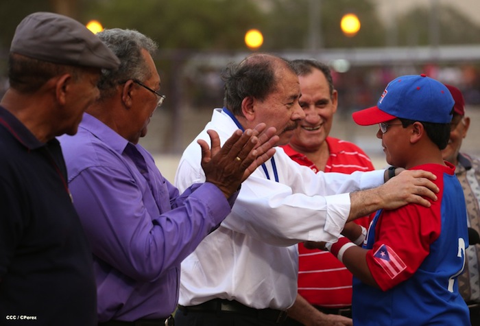 Presidente Daniel inaugura Estadio Béisbol Infantil 