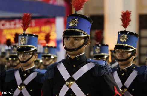Daniel y Rosario conmemoran 35 Aniversario del Ejército de Nicaragua