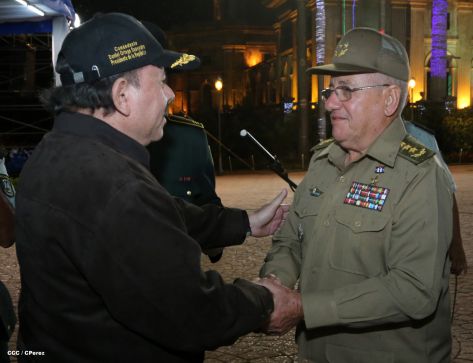 Daniel y Rosario conmemoran 35 Aniversario del Ejército de Nicaragua