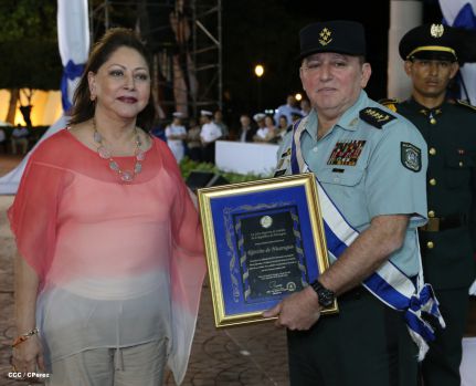Daniel y Rosario conmemoran 35 Aniversario del Ejército de Nicaragua