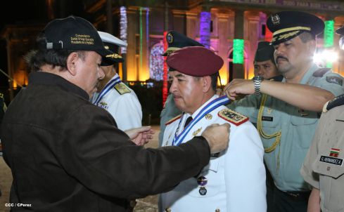 Daniel y Rosario conmemoran 35 Aniversario del Ejército de Nicaragua