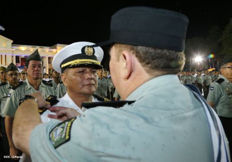 Daniel y Rosario conmemoran 35 Aniversario del Ejército de Nicaragua