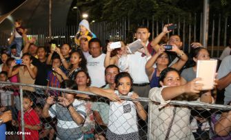 Comandante Daniel preside Desfile Militar en honor al 35 Aniversario del Ejército