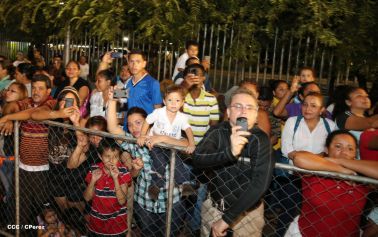 Comandante Daniel preside Desfile Militar en honor al 35 Aniversario del Ejército