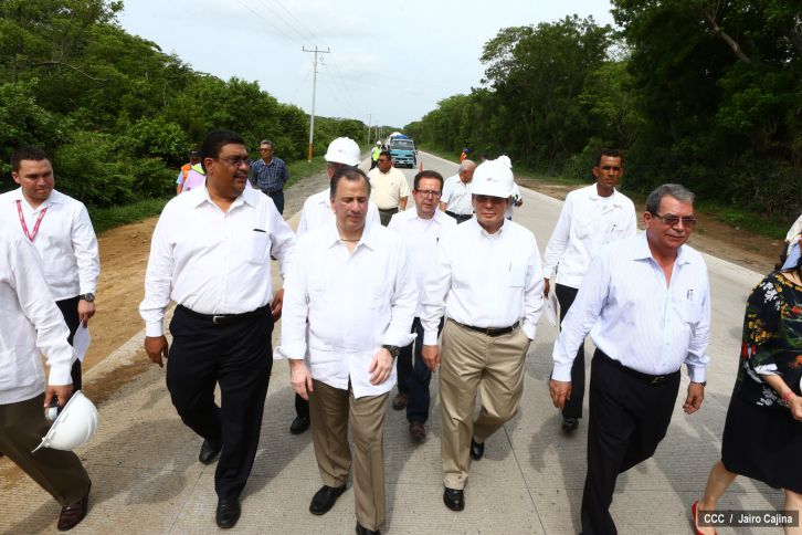 Canciller mexicano visita obras de cooperación con Nicaragua