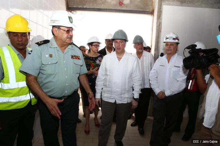 Canciller mexicano visita obras de cooperación con Nicaragua