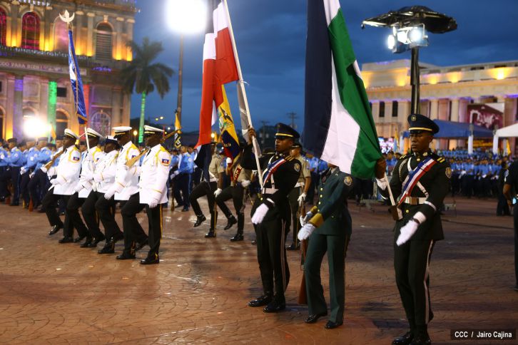 Presidente Daniel encabeza acto del 35 Aniversario de la Policía Nacional