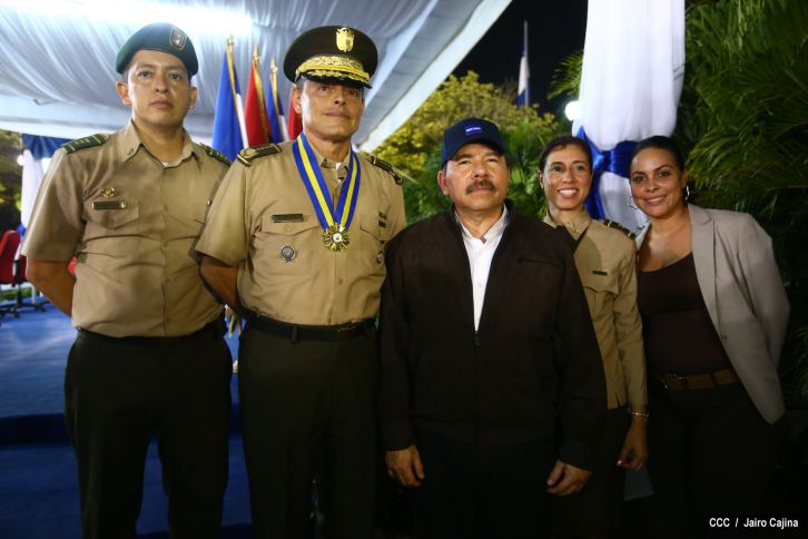 Presidente Daniel encabeza acto del 35 Aniversario de la Policía Nacional