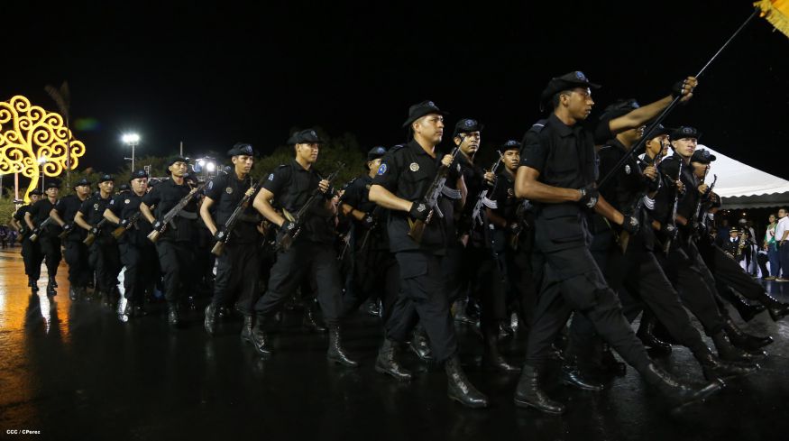 Daniel preside desfile conmemorativo del 35 Aniversario de Fundación de la Policía Nacional