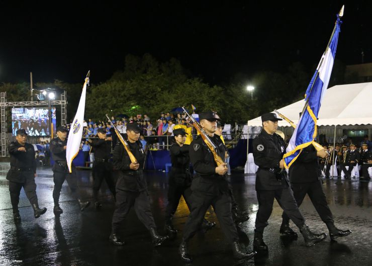 Daniel preside desfile conmemorativo del 35 Aniversario de Fundación de la Policía Nacional
