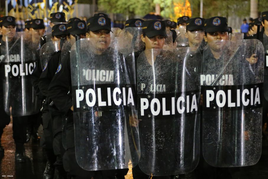 Daniel preside desfile conmemorativo del 35 Aniversario de Fundación de la Policía Nacional