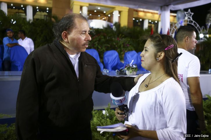 Daniel y Rosario reciben Antorcha de la Libertad y la Unidad Centroamericana