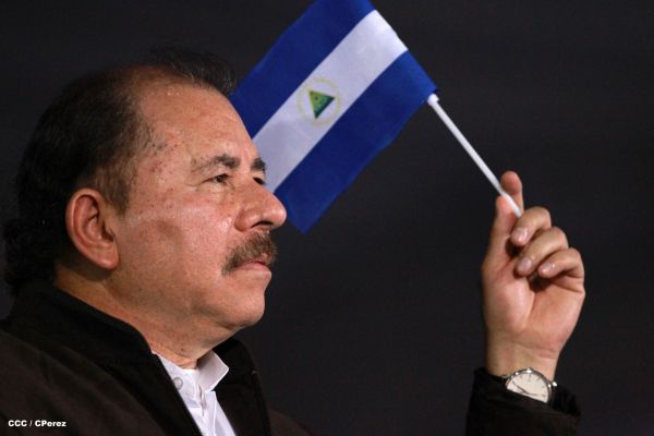 Daniel y Rosario presiden Desfile Patrio Nicaragua Mía 2014