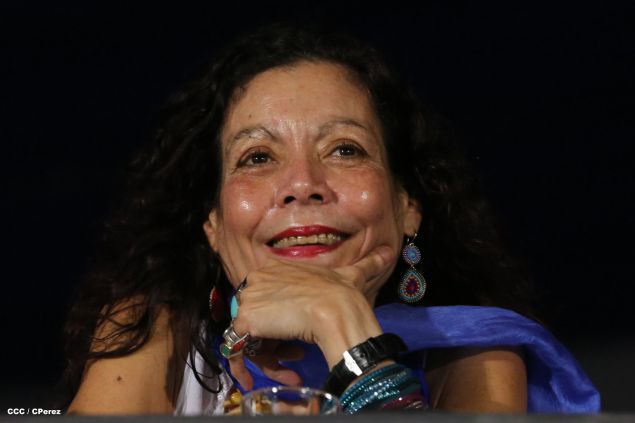 Daniel y Rosario presiden Desfile Patrio Nicaragua Mía 2014