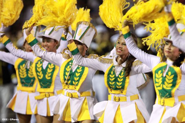 Daniel y Rosario presiden Desfile Patrio Nicaragua Mía 2014