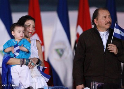 Daniel y Rosario presiden Desfile Patrio Nicaragua Mía 2014