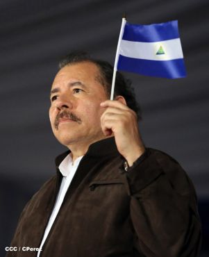 Daniel y Rosario presiden Desfile Patrio Nicaragua Mía 2014