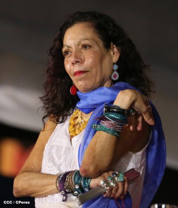 Daniel y Rosario presiden Desfile Patrio Nicaragua Mía 2014