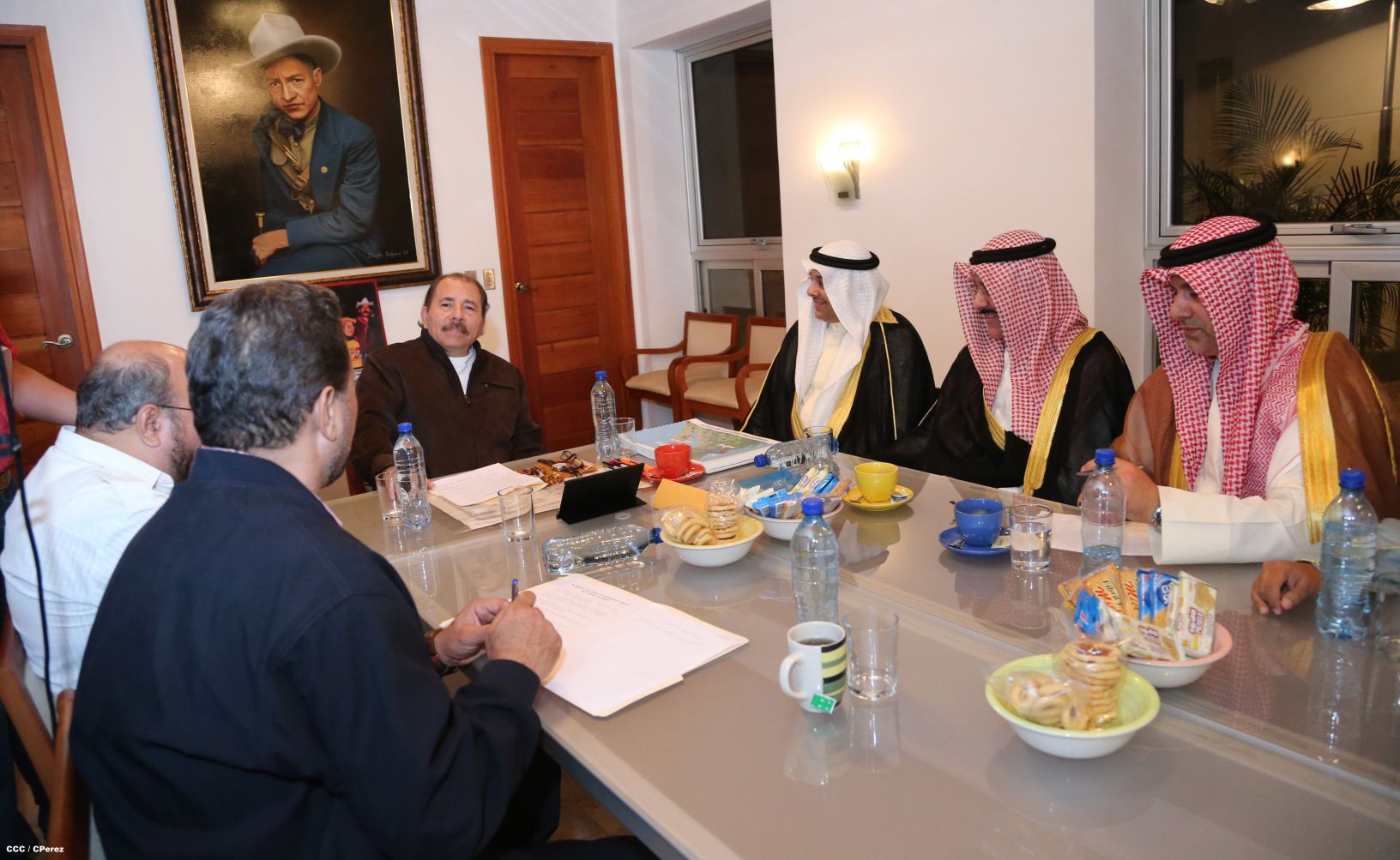 Presidente Daniel sostiene encuentro con parlamentarios de Kuwait