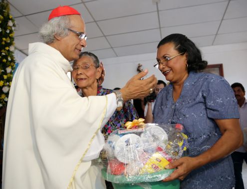 Cardenal Brenes festeja a Virgen La Merced en Mateare