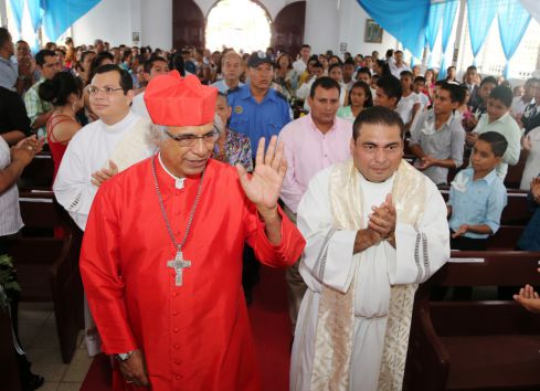 Cardenal Brenes festeja a Virgen La Merced en Mateare