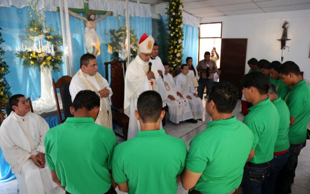 Cardenal Brenes festeja a Virgen La Merced en Mateare