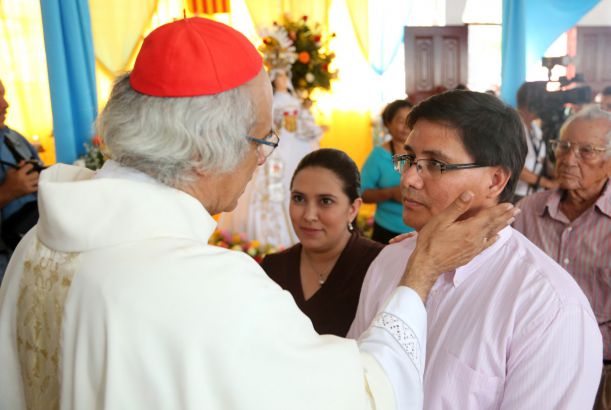 Cardenal Brenes festeja a Virgen La Merced en Mateare