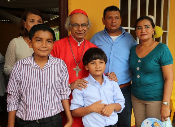 Cardenal Brenes festeja a Virgen La Merced en Mateare