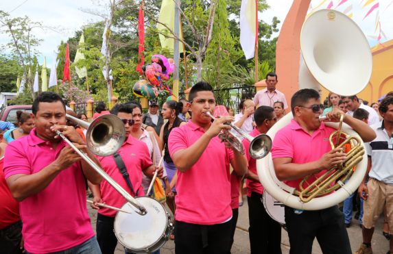 Cardenal Brenes festeja a Virgen La Merced en Mateare