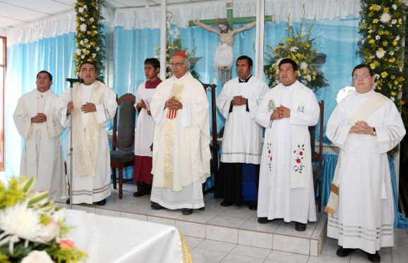 Cardenal Brenes festeja a Virgen La Merced en Mateare