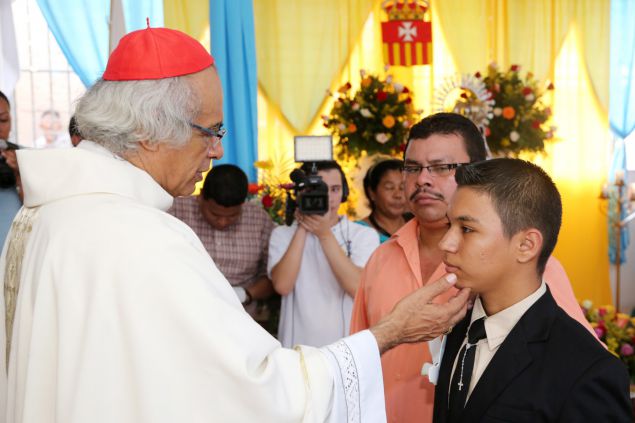 Cardenal Brenes festeja a Virgen La Merced en Mateare