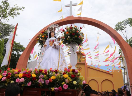 Cardenal Brenes festeja a Virgen La Merced en Mateare