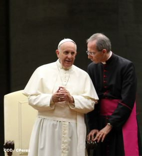 Papa Francisco Preside Vigilia de Oración en Preparación del Sínodo por la Familia