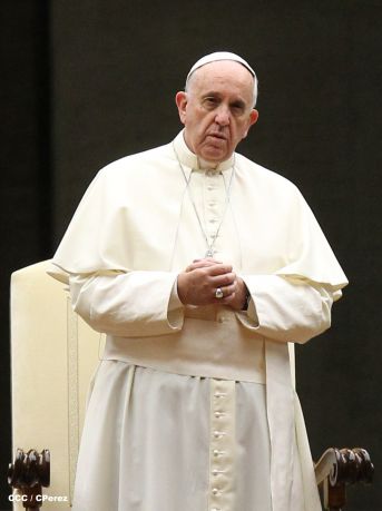 Papa Francisco Preside Vigilia de Oración en Preparación del Sínodo por la Familia